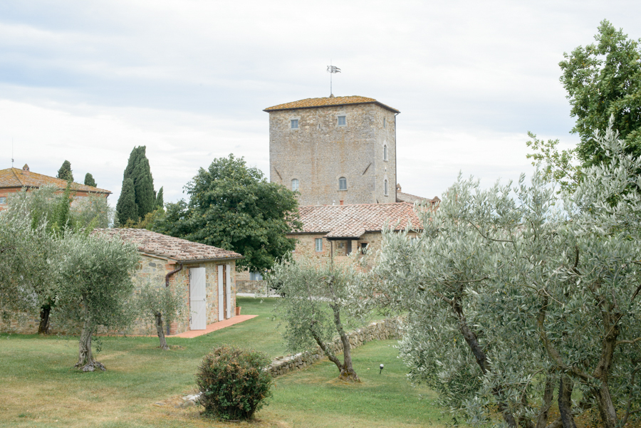 destination engagement photography in Tuscany