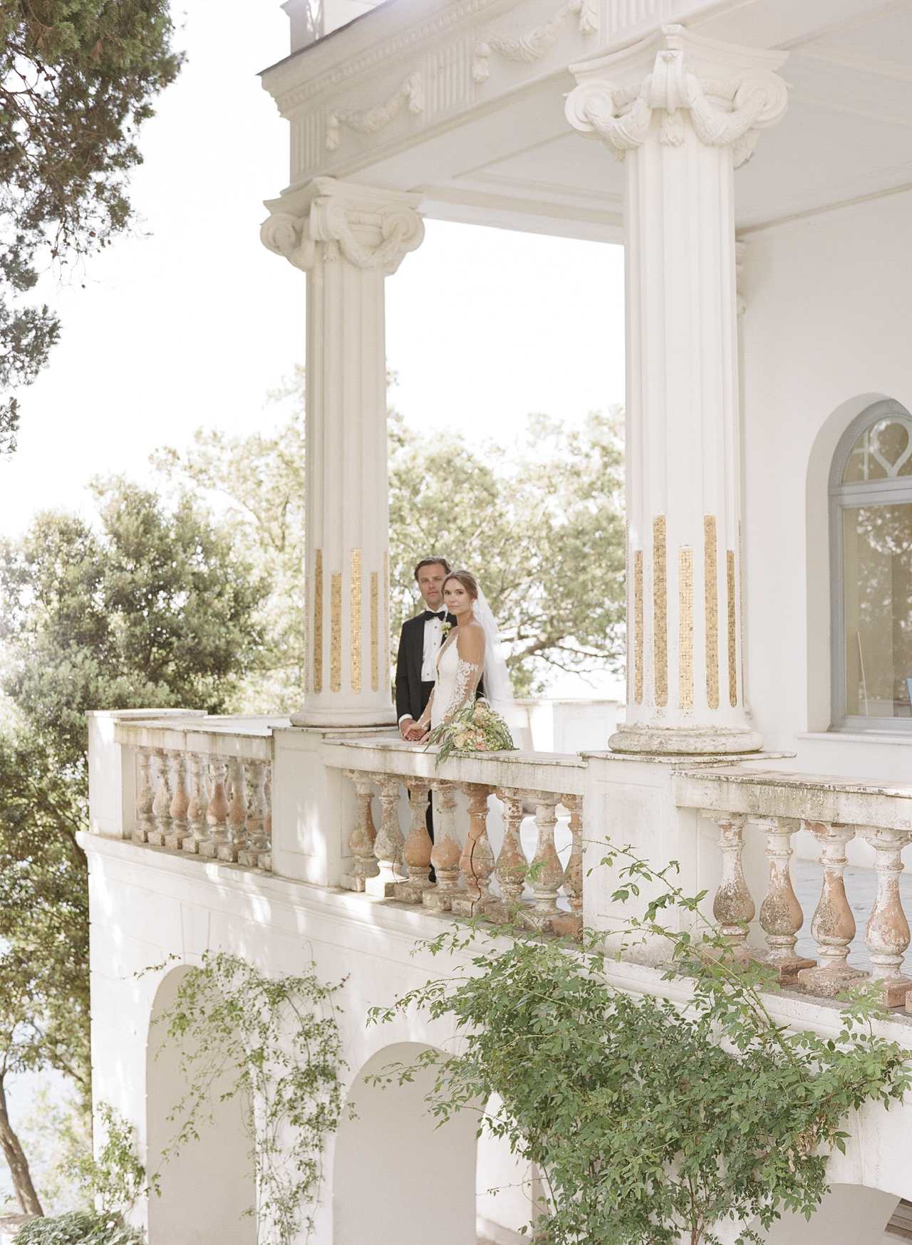 Discover a dream-like Capri luxury elopement with personalized details, breathtaking venues, and unforgettable moments