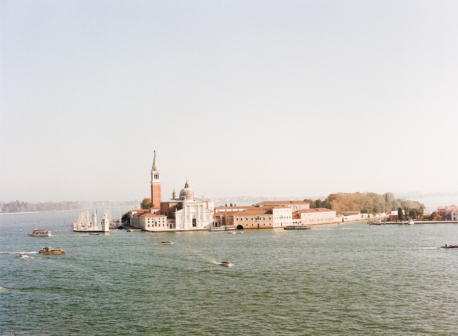 Venice luxury Elopement: an intimate wedding in the romantic floating city